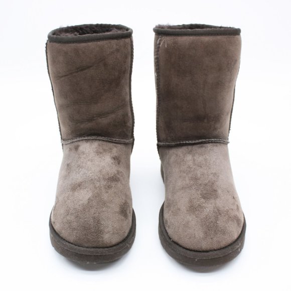 UGG Australia Ladies 8 Classic Short Brown Suede - Picture 5 of 12